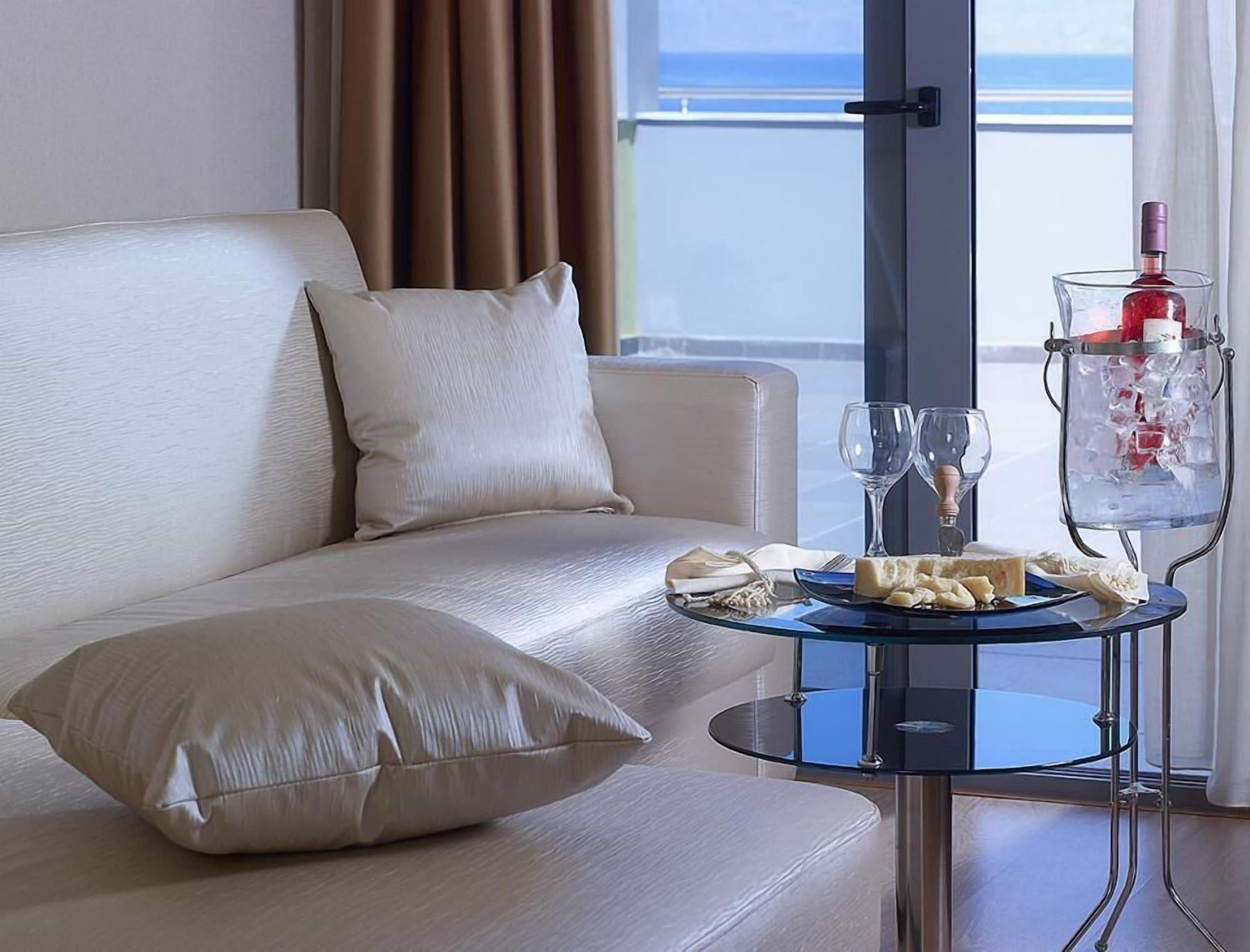 Arion Hotel Ксилокастро Экстерьер фото